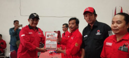 Tanpa Pengawalan, Suwito Calon Wakil Walikota Batu Datang Seorang Diri ke DPC PDIP