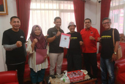 Ngaku Pendukung Bonie, Mengambil Formulir Bacawali Madiun ke PDIP