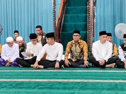 Ketua DPRD Kotabaru Dampingi Bupati Lepas Keberangkatan Jamaah Calon Haji