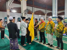 Lepas Jamaah Calon Haji Tahun 2024, Bupati Minta Doa Agar Kotabaru Semakin Maju