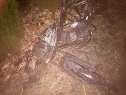 Naik Honda GL, Risma Ditabrak Truk sampai Motornya Hangus