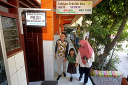 SD-SMP di Surabaya Buka Posko Layanan PPDB, Dispendik: Permudah Peserta Didik Akses PPDB Online