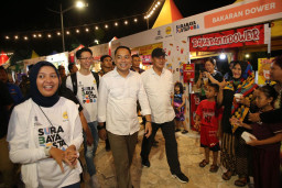Wali Kota Eri Resmikan Gelaran ‘Surabaya Pesta Pora’, Festival Pemuda dan Olahraga di Tepi Pantai