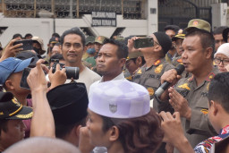 Dimanfaatkan untuk Padat Karya, BPKAD-Satpol PP Tertibkan Aset Pemkot Surabaya di Kencanasari Timur