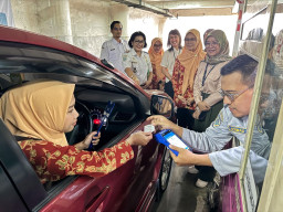 Dishub Sediakan Transaksi Pembayaran Cashless dengan EDC dan Handheld di 7 Titik Parkir