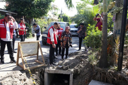 Wali Kota Eri Cahyadi Kebut Perbaikan Saluran Air di Perkampungan Surabaya
