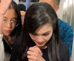 Diperiksa Kejagung 10 Jam, Sandra Dewi Tertunduk Lesu, Sendu dan Seperti Habis Menangis