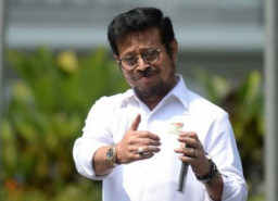 SYL Dituding Beli Tas Mewah Merek Dior Pakai Uang Kementan