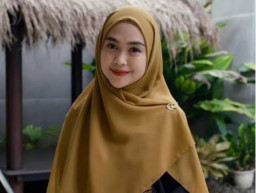 Ria Ricis Sempat Berniat Operasi Implan Payudara untuk Dongkrak Gairah Teuku Ryan