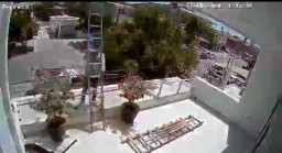 Angkat Tangga Aluminium, Pria Ini Kesetrum Listrik Ribuan Kilovolt