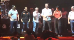 Panggung Kampanye Ambruk, 6 Politisi Tewas Tertimpa saat Orasi