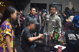 Satpol PP Surabaya Gandeng BNN Razia Tempat Hiburan Malam, Dua Orang Positif Narkoba