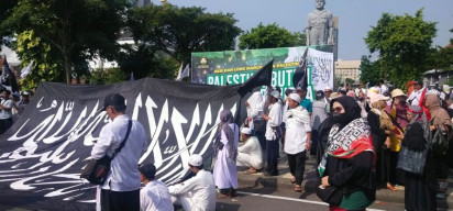 Lagi, Ribuan Massa di Surabaya Gelar Aksi Mengutuk Kebiadaban Teroris Israel