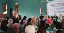 Gerakan Hidup Sehat Terus Digencarkan Kris Dayanti kepada Warga Desa Bulukerto