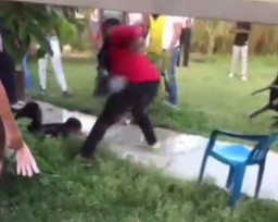 Anjing Rottweiler Gigit Anak Kecil, Lari Ketika Dikepruk Helem