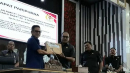 Dua Rancangan Peraturan Daerah Kabupaten Kotabaru Dibahas Dalam Rapat Paripurna ke-8 