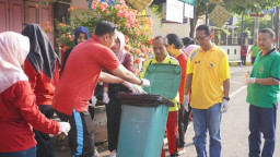 Sambut Hari Jadi ke-106 Kota Madiun, Kejari Bersih-bersih Jalan