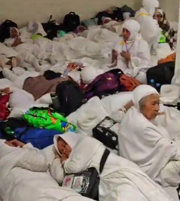 Miris! Jamaah Haji Indonesia Harus Berdesak-desakan Dalam Tenda