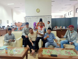 Pembagian Daging Kurban di MAJT Gunakan Pembungkus Ramah Lingkungan