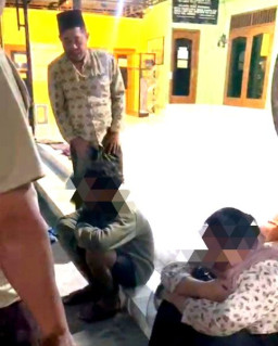 Diduga Mesum di WC Masjid, Dua Sejoli Digrebek Warga Ponorogo