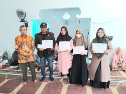 SMAN 1 Pulau Laut Timur Beri Uang Pembinaan untuk Siswa Berprestasi