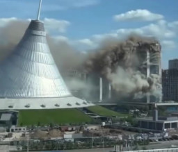 Gedung 26 Lantai di Astana Dilalap Api