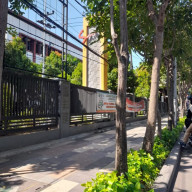 Di Samsat Manyar Surabaya, Stiker 'Gratis' Diduga hanya Slogan