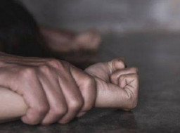 Siswi SMP Kepergok Ibunya Sedang Disetubuhi Pacar di Rumah