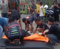 Pejalan Kaki Tewas Ditabrak Truk