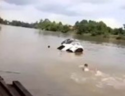 Diduga Rem Blong, Mobil Dikendarai Kapolsek Kecebur Sungai