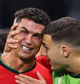 Ronaldo Gagal Pinalti, Portugal Singkirkan Slovenia