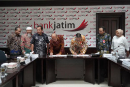 Bank Jatim dan PW Muhammadiyah Jawa Timur Tandatangani MoU