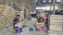 PLN Salurkan TJSL Untuk Operasional Pekerjaan dan Tawarkan Kemudahan Layanan PLN Mobile