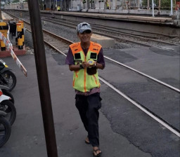 Penyandang Tuna Rungu Tewas Tertabrak Kereta di Perlintasan Stasiun Pondok Jati