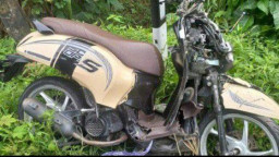 Honda Scoopy Patah Rangka Picu Tabrakan, Satu Pengendara Tewas