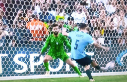Main 10 Pemain, Uruguay Kalahkan Brasil Lewat Adu Pinalti