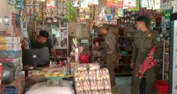 Buru Rokok Ilegal, Satpol-PP Ponorogo Razia Pasar Sawoo