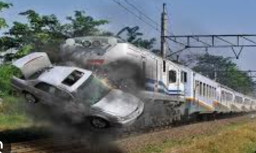 KA Srilelawangsa Hantam Minibus di Sunggal, Sejumlah Orang Dilarikan ke RS