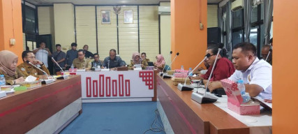 DPRD Kotabaru Gelar Rapat dengan Tim Percepatan Pemekaran Calon Kabupaten Tanah Kambatang Lima