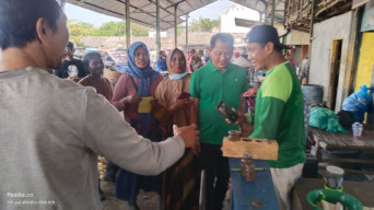 Bacalon Bupati Lamongan, Abdul Ghofur Blusukan ke Pasar