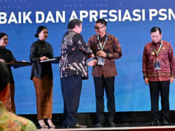 Rampungkan PSN Infrastruktur Kelistrikan Sesuai Target, PLN Terima Penghargaan dari Kemenko Perekonomian