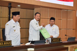 Tujuh Fraksi DPRD Lamongan Sampaikan Pandangan Umum Atas Pertanggungjawaban APBD 2023