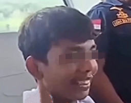 Pemuda Ini Nekat Melompat ke Laut karena Game Mobile Legendnya Dibobol