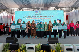 Gelar Peringatan HKG PKK Ke-52, Pemkot Surabaya Minta Kader Aktif Sosialisasi 10 Program 