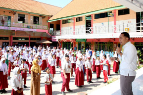 PPDB Negeri Ditutup, Wali Kota Eri Cahyadi Arahkan Orang Tua Siswa ke Sekolah Swasta