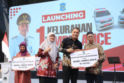 Resmikan 1 Kelurahan 1 Ambulans, Eri: Jangan Sampai Warga Tak Tertolong karena Ambulans Telat