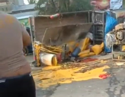 Pick Up Angkut 6 Orang, Tabrak Motor