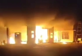 Diduga Konsleting, Espass Terbakar saat Isi Bensin, Pengemudinya Tewas Terpanggang