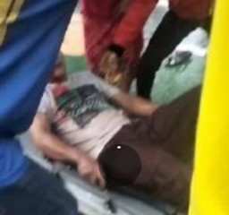 Ngebut saat Hujan, Motor Tabrak Separator Jalan