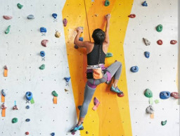 Bocah 11 Tahun Terjatuh saat Latihan Panjat Tebing